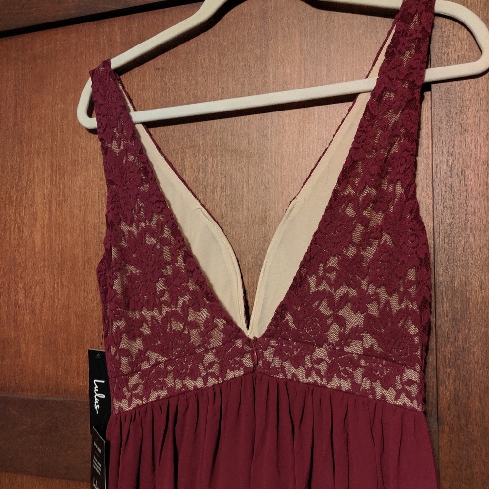 Brand- New Lulu's slit lace gown - Picture 3 of 4